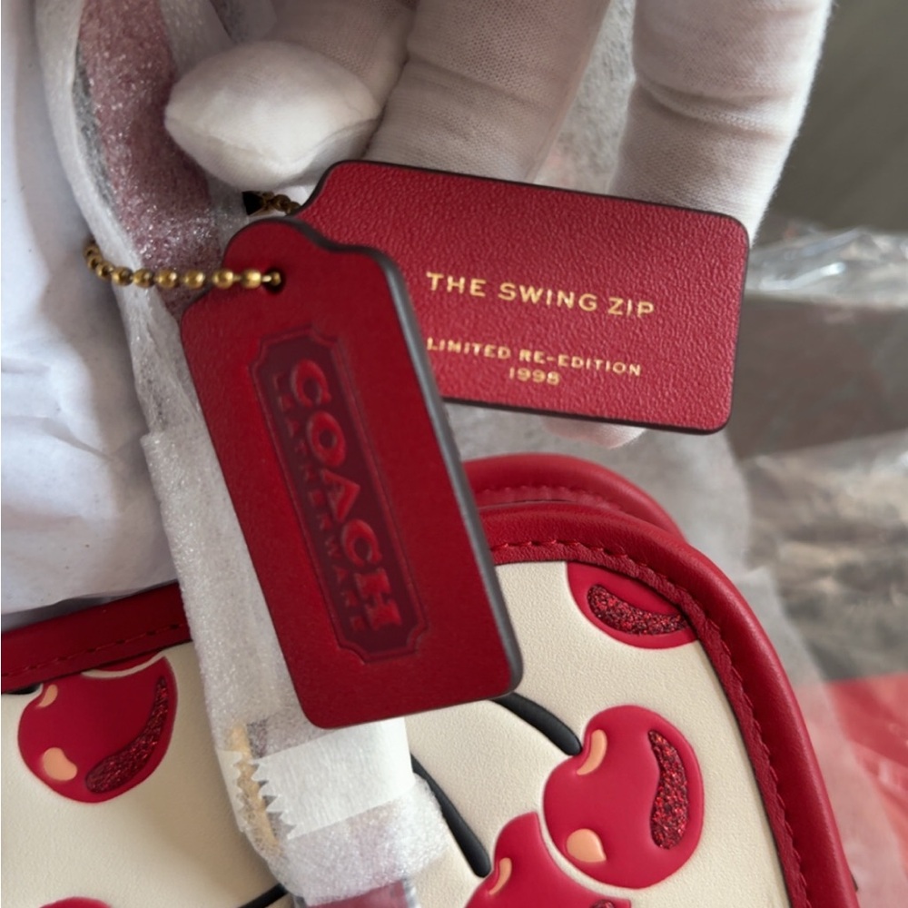 Swing Zip Bag with Cherry Print and Cherry Charm ๐ Limited Re-edition from 1998 - Picture 12 of 15